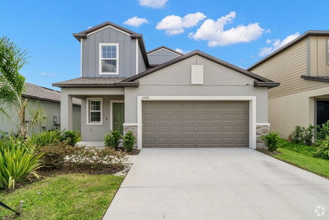 Building Photo - LIKE NEW Home For Rent in Zephyrhills!