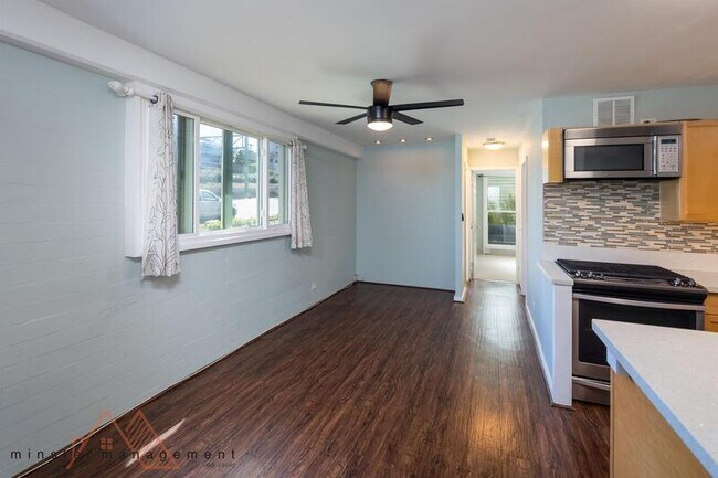 Photo - 1469 Lusitana St