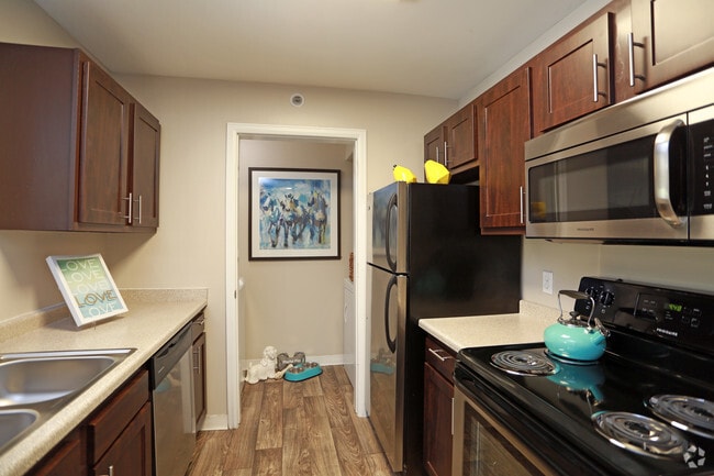 2HAB, 2BA - Summit