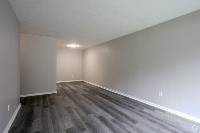 2 BR, 1 BA - 850 SF - Garden W/ Patio