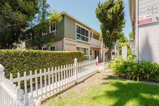 Building Photo - 4503 Fulton Ave Unit B