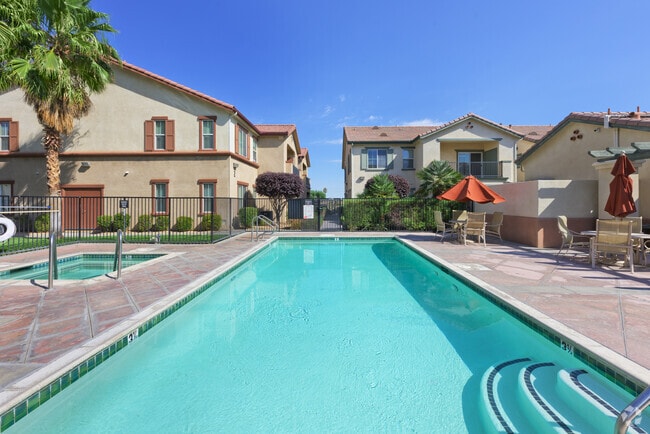 Building Photo - La Mirage