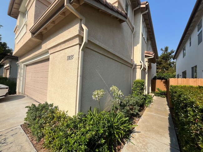 Building Photo - Spacious 4-Bedroom Home in Mira Mesa – Tam...