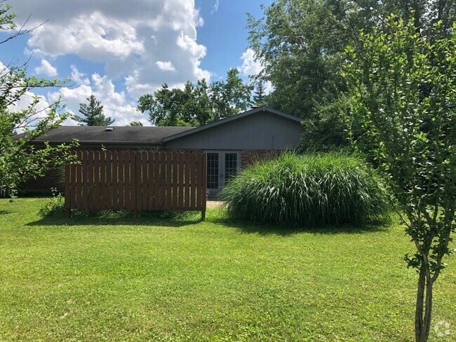 This is not Maxine . Please ignore this photo - 519 Maxine Dr Rental