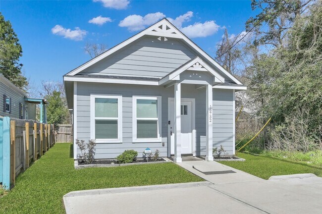 Photo - 16732 E Juneau St