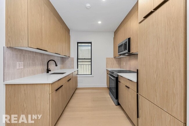 Photo - 704 Eighth Avenue Unit 2R