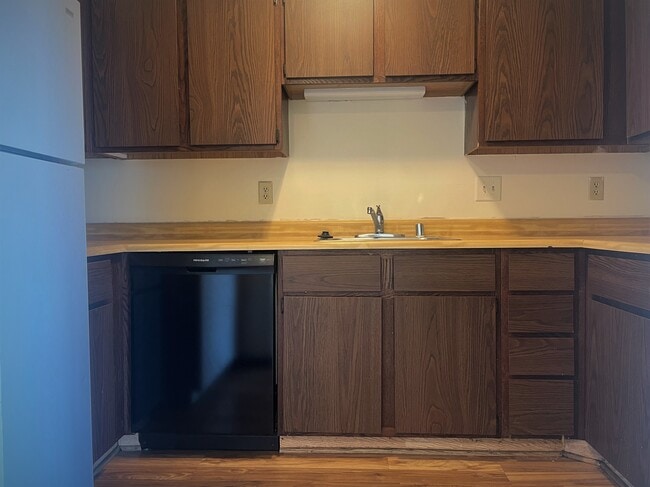 Photo - 2355 Chalet Gardens Rd Unit 3