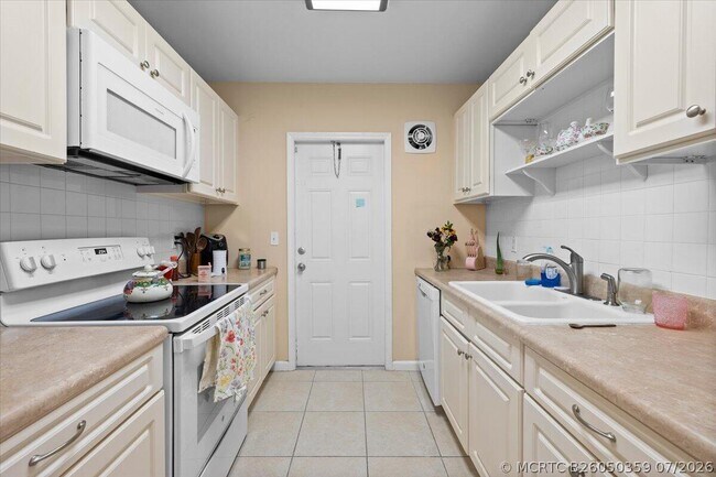 Photo - 1 Ocean Breeze Unit 1
