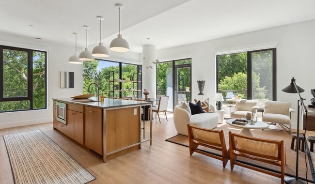 Building Photo - Ravel and Royale