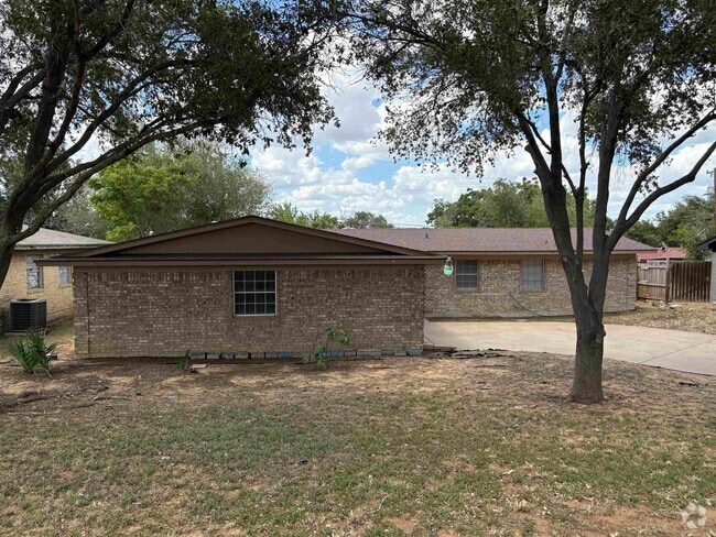 Building Photo - 104 E Del Mar Blvd Rental