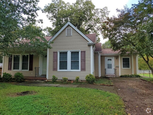 Building Photo - Great older home in Gastonia near Westfiel...