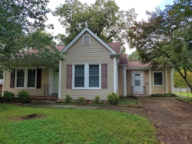 Great older home in Gastonia near Westfiel... - Great older home in Gastonia near Westfiel...