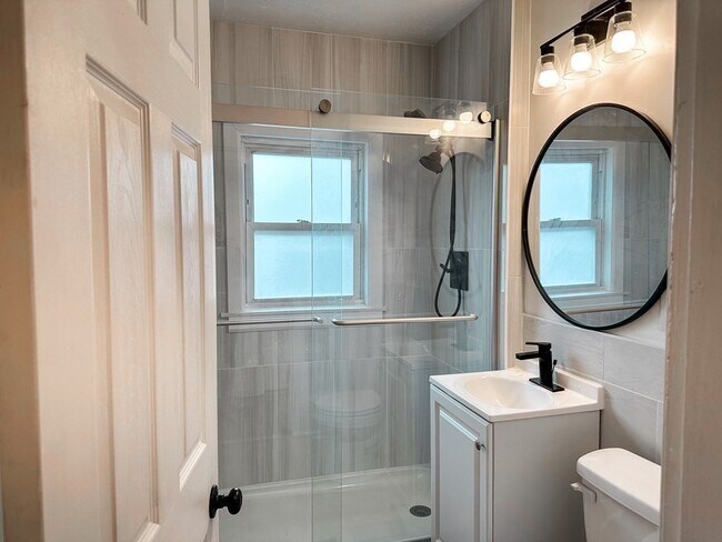 Photo - 105 Chubbuck St Unidad 2