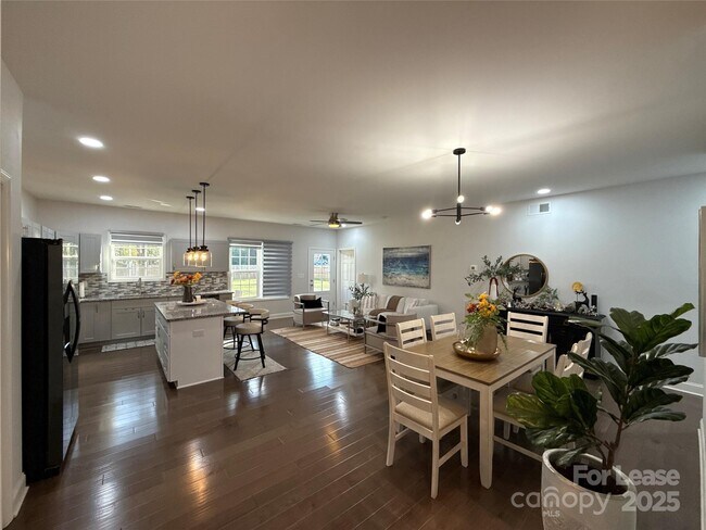 Photo - 5120 Lakeview Rd