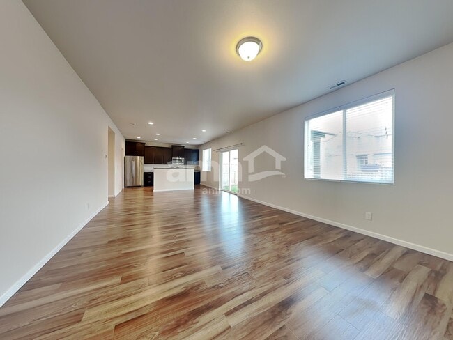 Photo - 2741 Link Ave