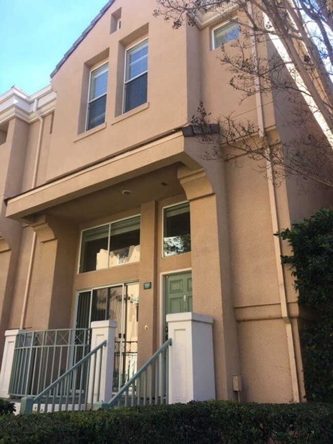 Building Photo - 3 Bedroom 2.5 Home in Whisman Station
