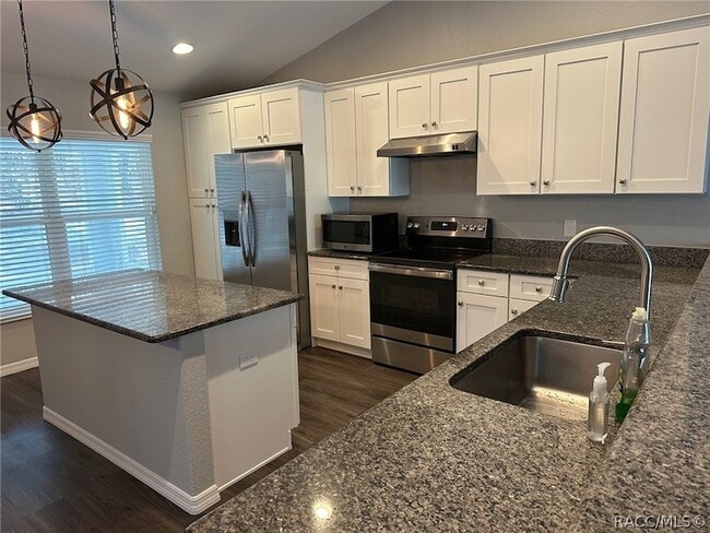 Photo - 5825 N Larkspur Way