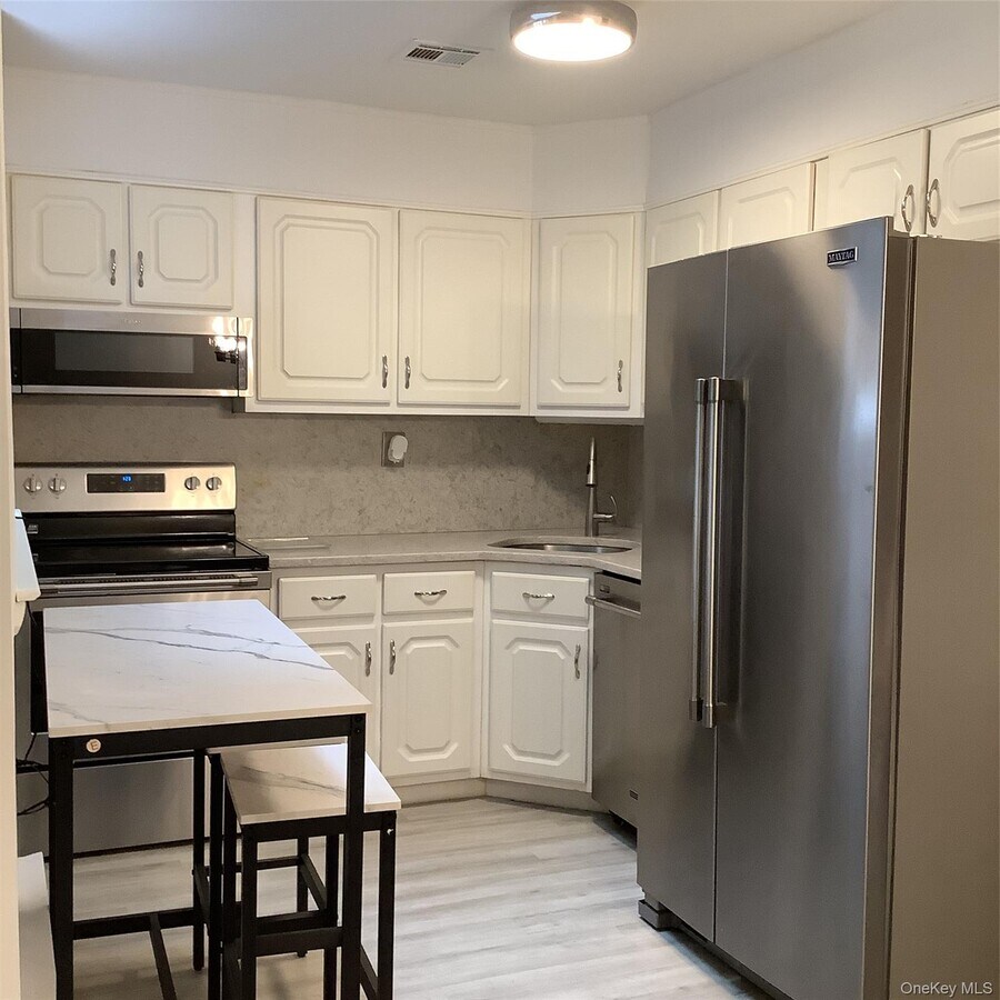 Photo - 406 Woodbridge Dr Unit B