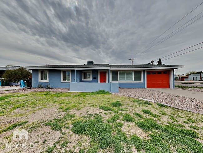 Photo - 1421 W Orange Dr House