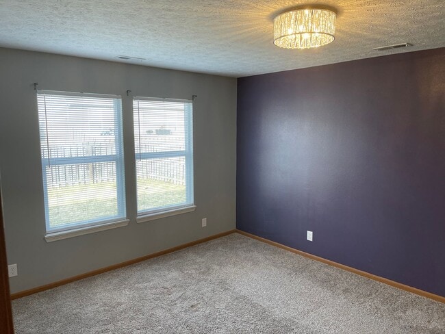 Photo - 3 Bedroom On The East Side!