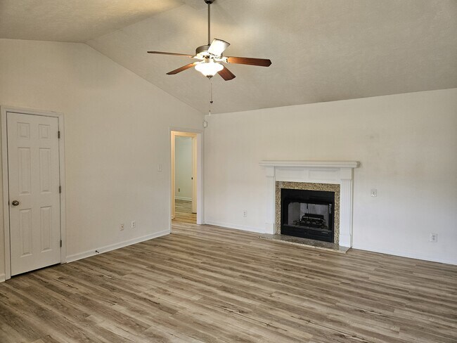 Photo - 908 Broadmore Dr