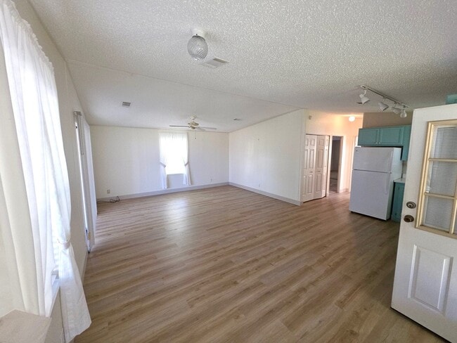 Photo - 5443 Bannock St