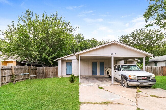 Building Photo - 6710 Wentworth Dr Unit A