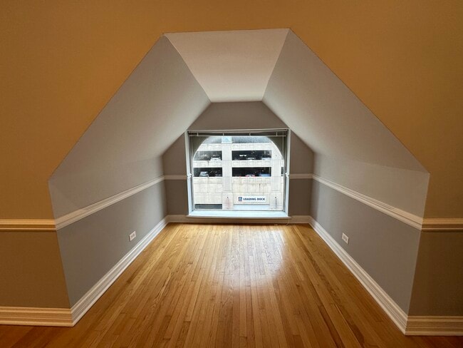 Área de comedor - 1154 N Dearborn St