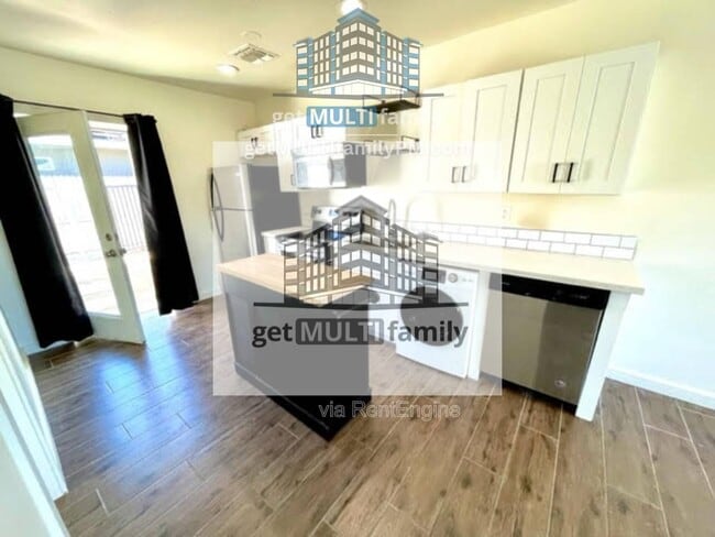 Building Photo - 1402 E McKinley St Unit B