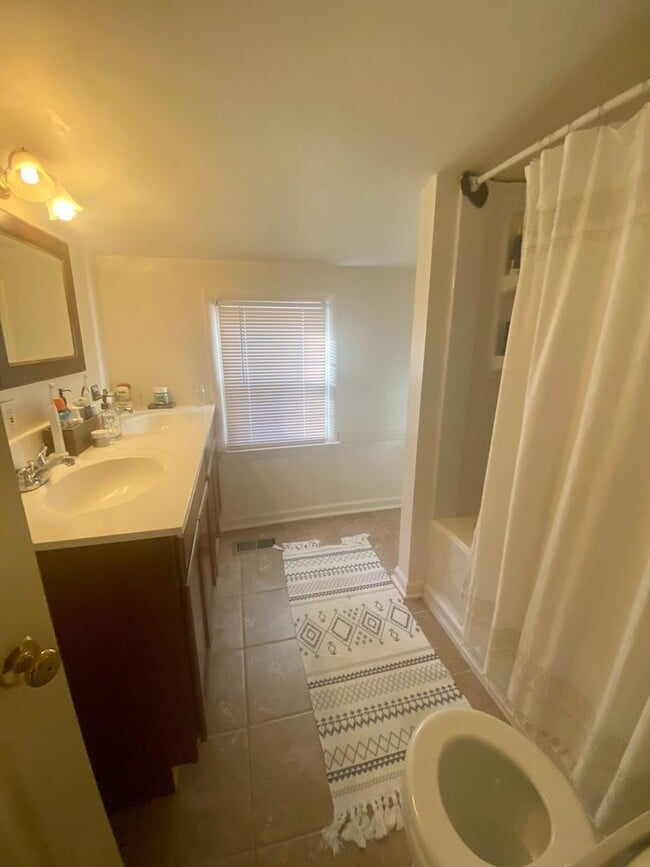 Photo - Cozy Cape Cod - Minutes to TBS (Quantico) over half an acre!