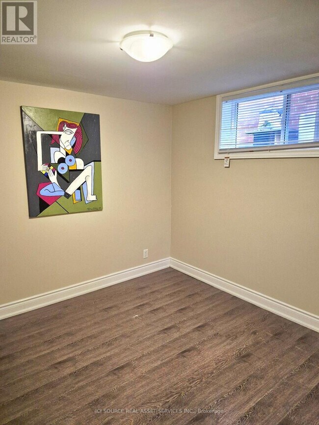 Photo - 111 Haileybury Dr