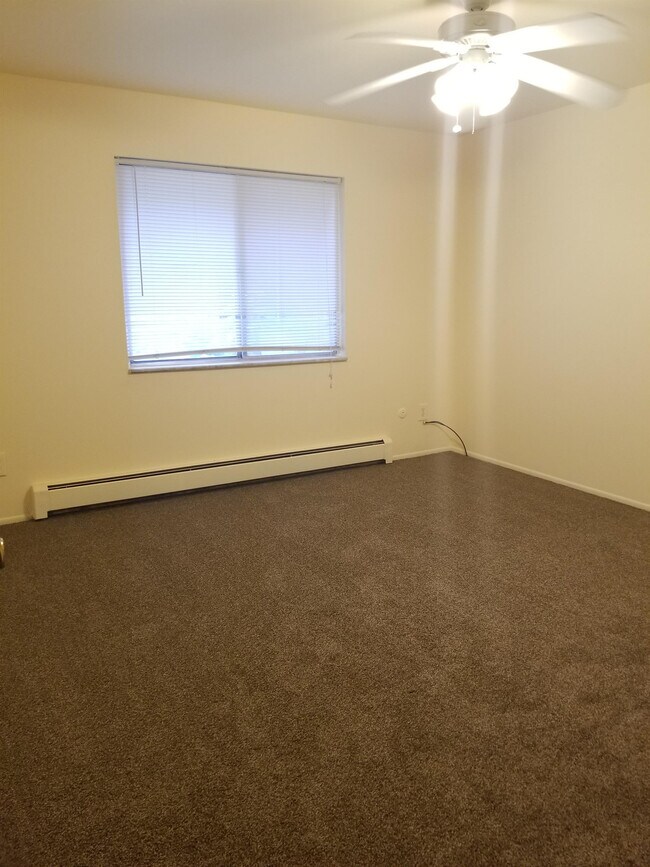 1820 Axtell Dr Townhome Townhome Rental in Troy MI