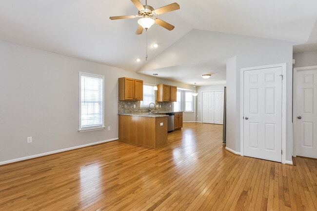 Photo - 305 Occidental Dr