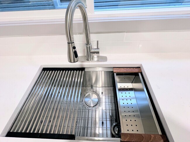 Photo - 5833 W Peterson Ave Unit 1