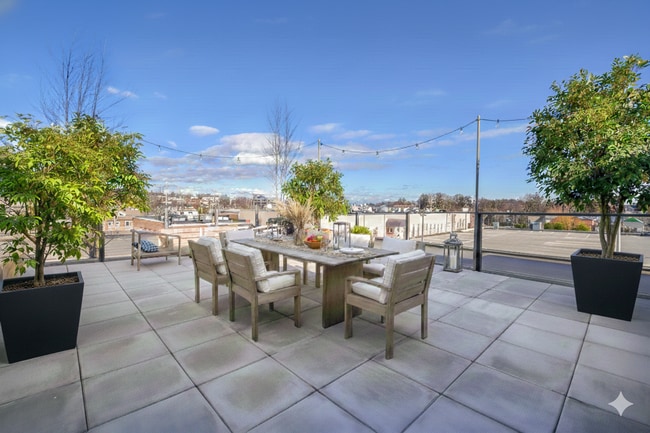 Building Photo - 116 Sherman St Unit 202