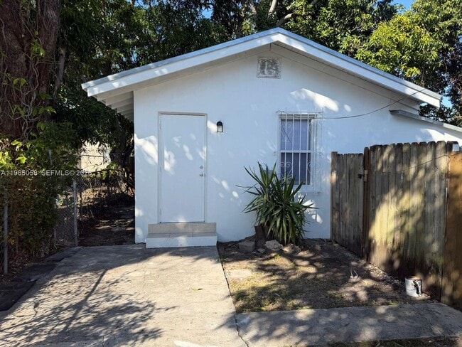 Photo - 1225 NW 45th St Unit 2