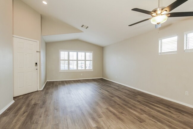 Photo - 8256 N 112th Ave