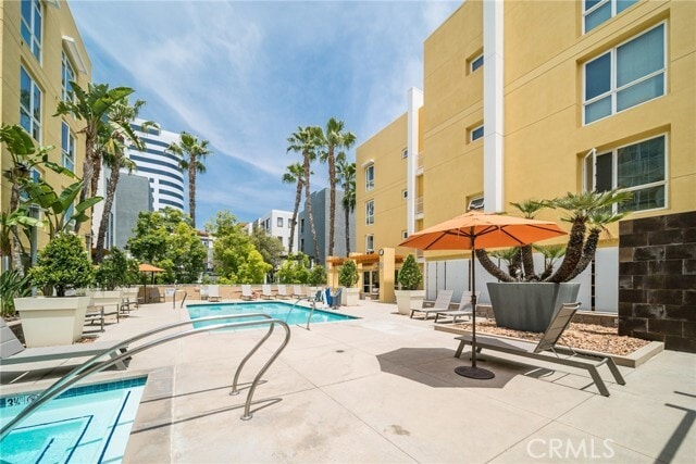 Building Photo - 21301 Erwin St Unit 303 Rental