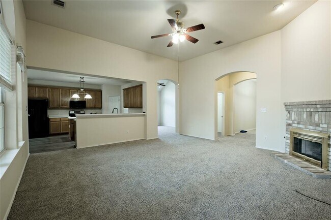 Photo - 704 Thrush Dr