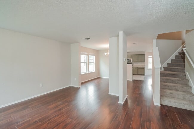 Photo - 11012 Dublin Pl