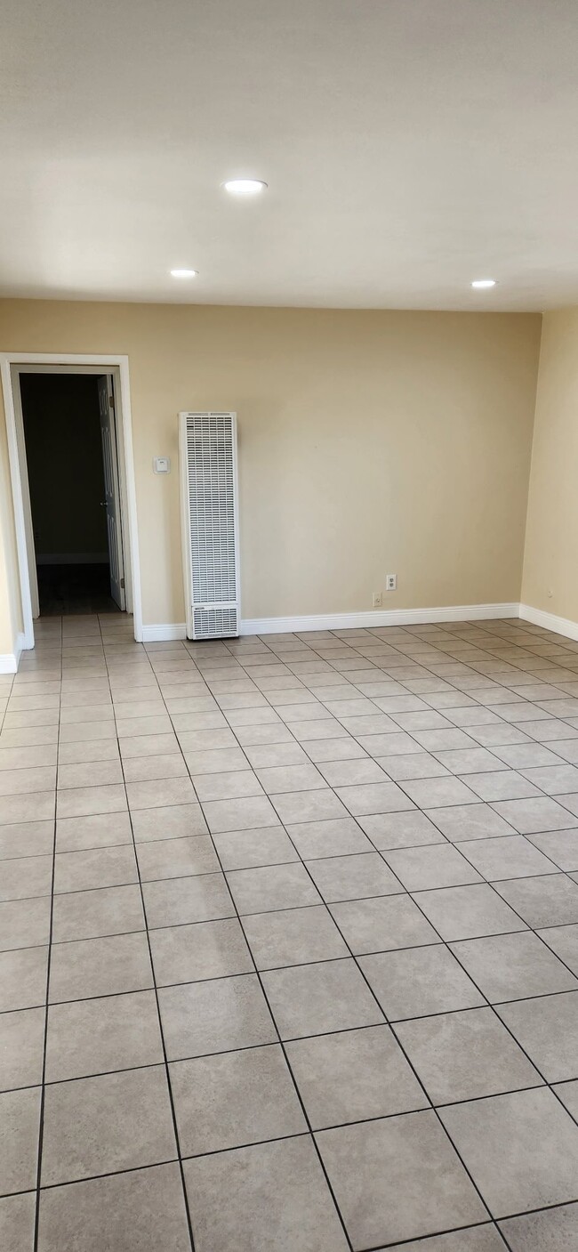 Photo - 1131 W Highland St Unidad E