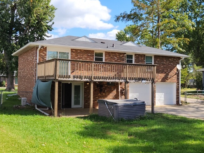 Photo - 114 Maureen Dr