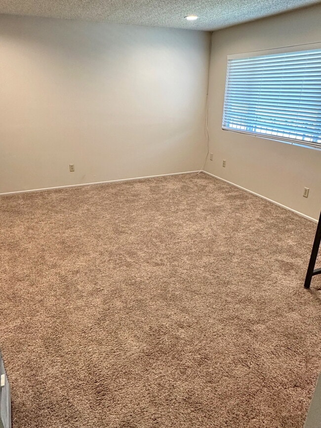 Photo - 961 W 18th St Unidad 3