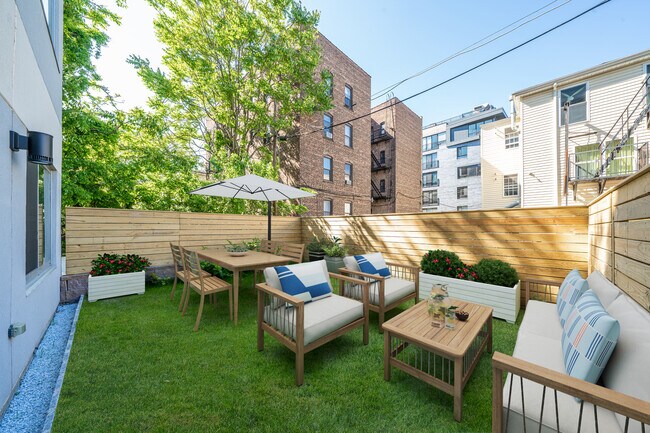 Photo - 65 Newkirk St