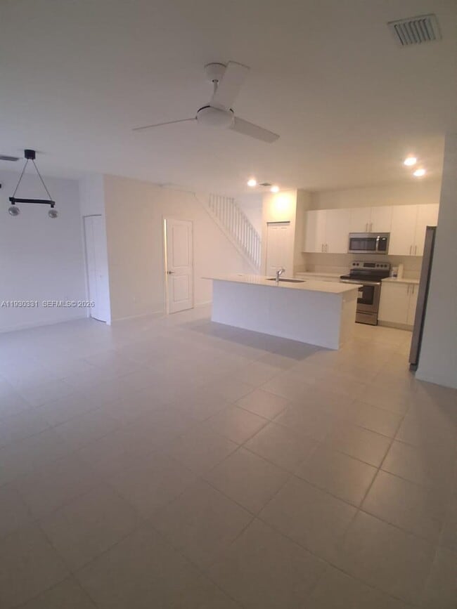 Building Photo - 26450 SW 148th Ct