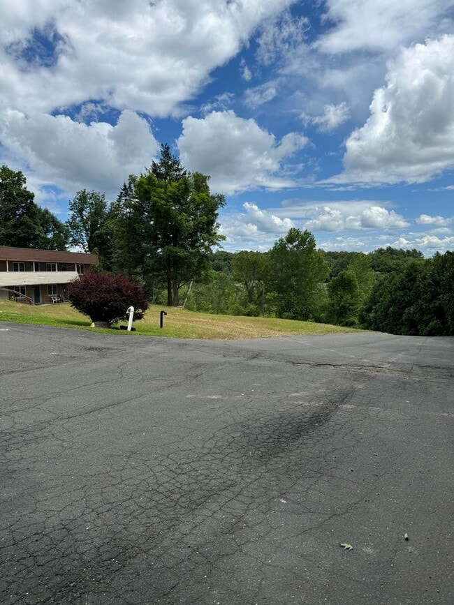 Photo - One bedroom Southwick Ma U-13 Unit -13