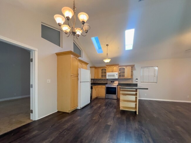 Photo - 15424 Camarillo St Unit 15426