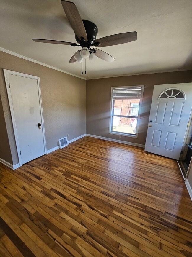 Photo - 5824 Grand Ave Unit 5826
