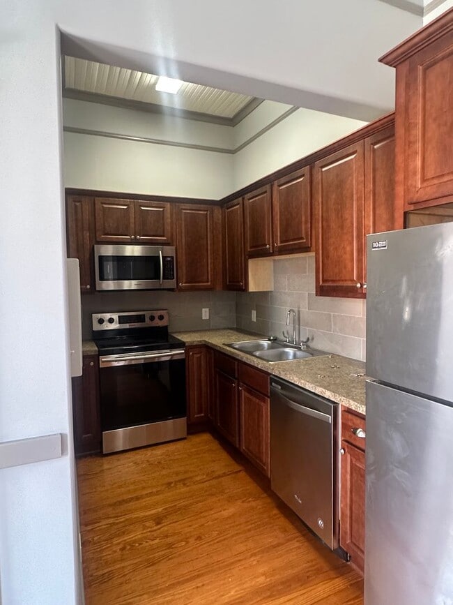 Photo - 106 N Broad St Unidad B