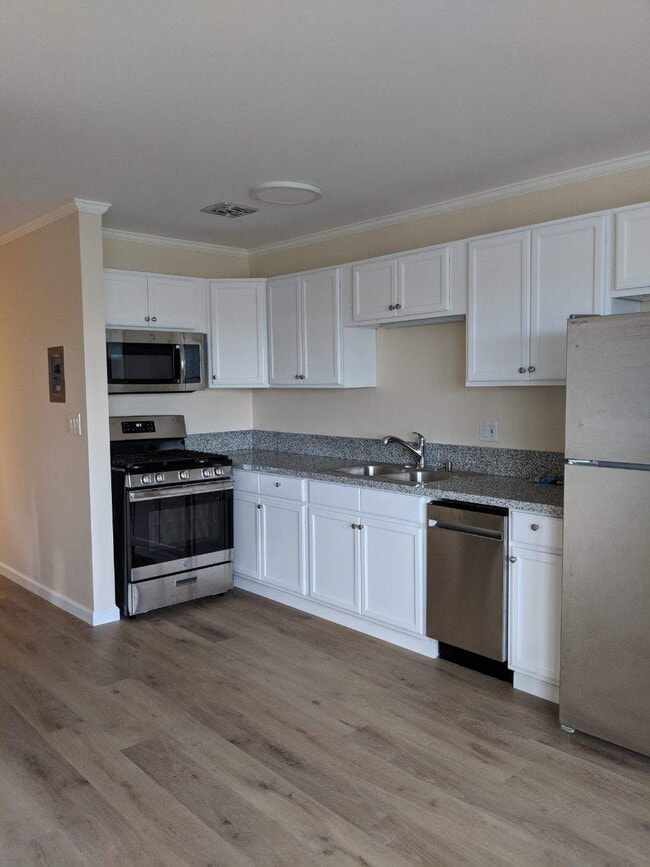 Villa Flores Apartments